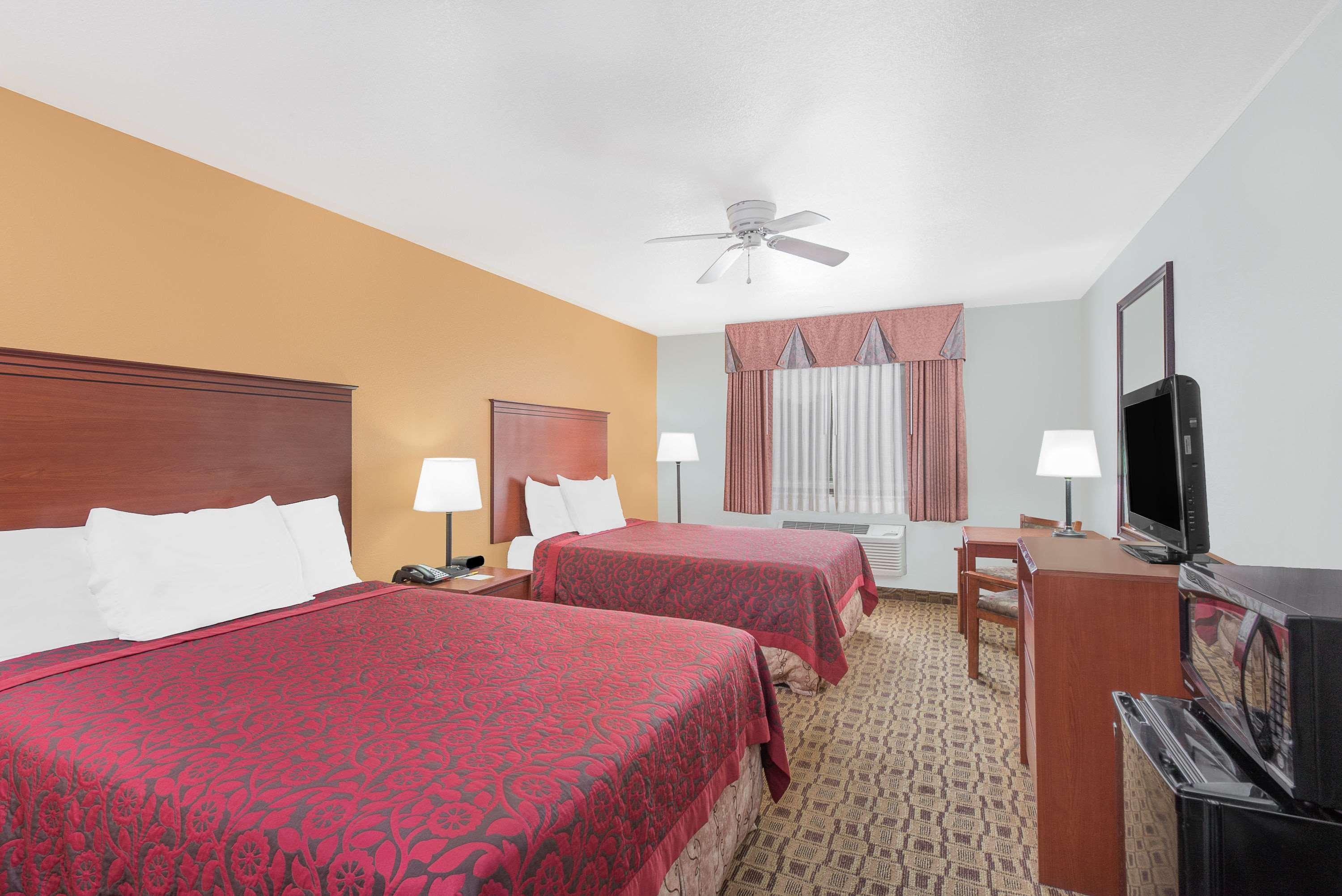 Days Inn By Wyndham Lamar Exterior photo