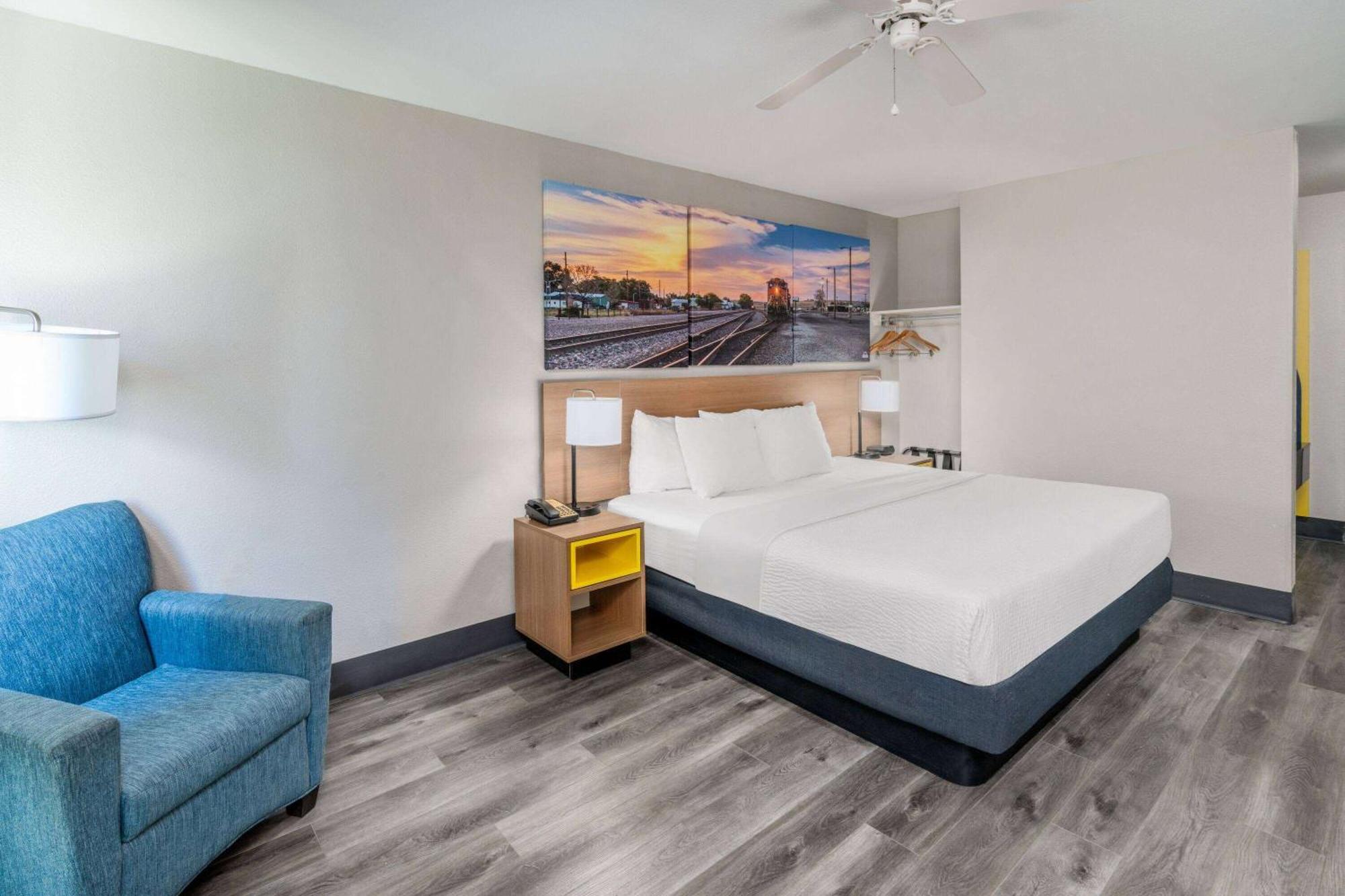 Days Inn By Wyndham Lamar Exterior photo